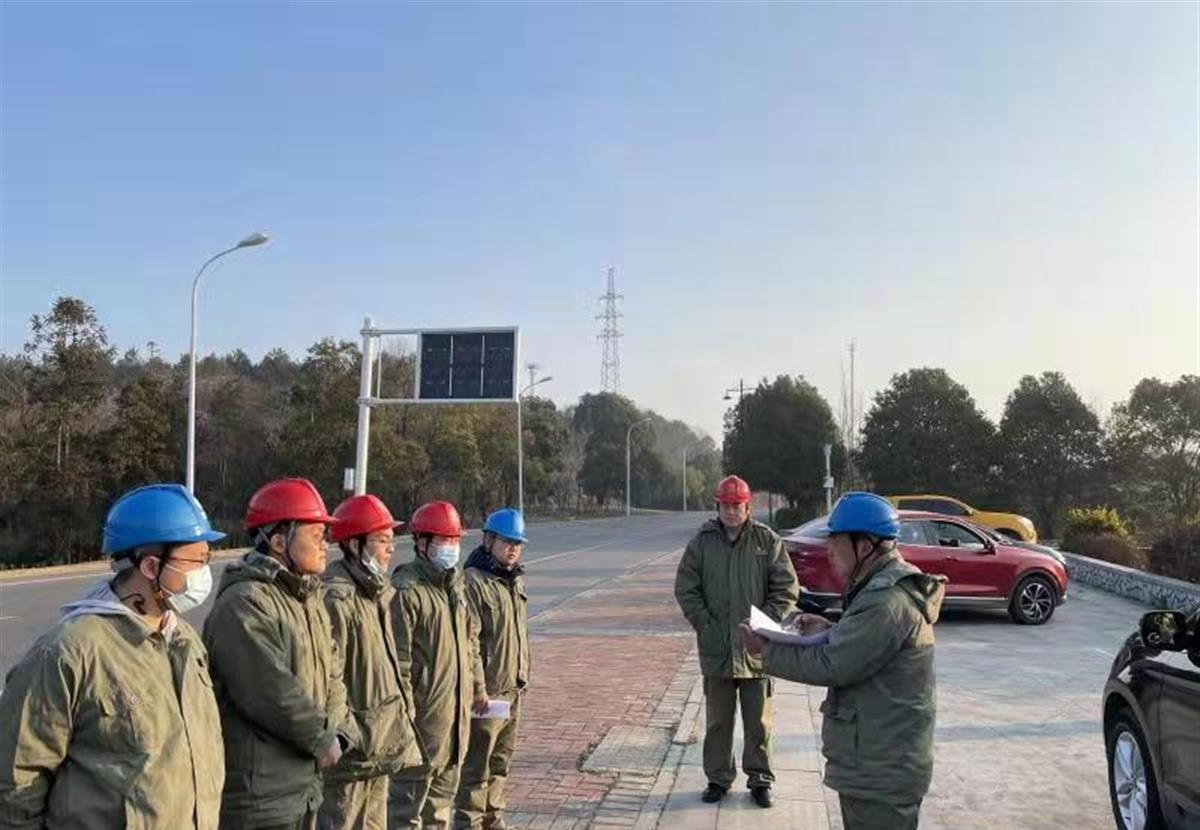 无人机“智能巡检”供电线路，黄陂保障居民温暖度冬