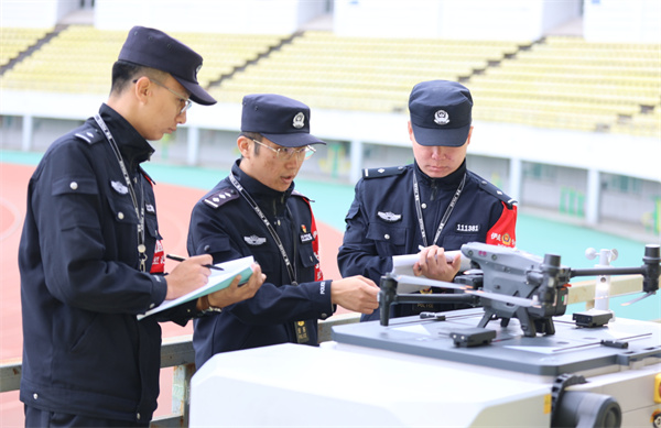 伊春公安强化科技兴警 开启“两队一室+警用无人机”建设新篇章