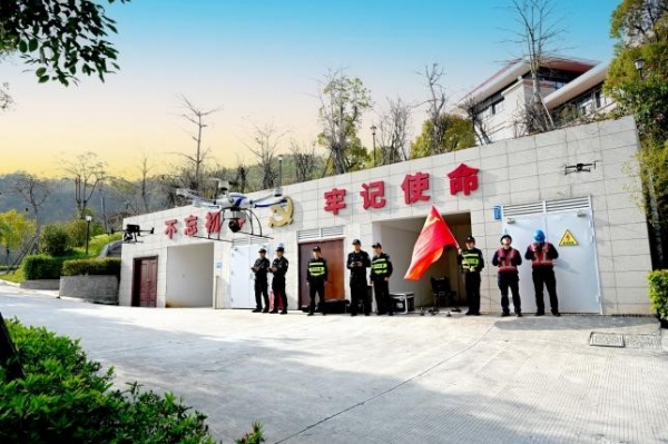 泉州南安森警大队“警察蓝+电力蓝”共同巡护。通讯员供图.jpg